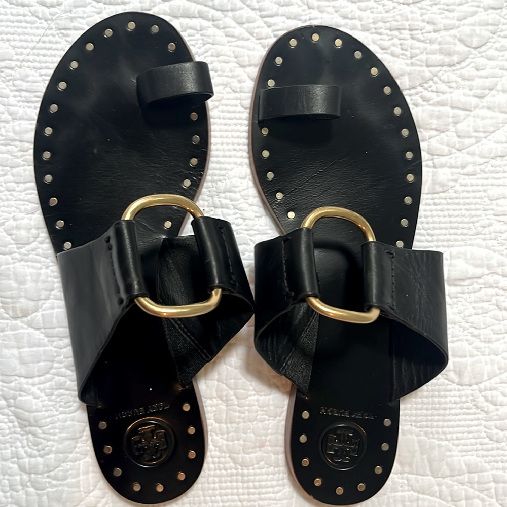 Tory Burch Ravello black toe ring studded sandals 8.5
